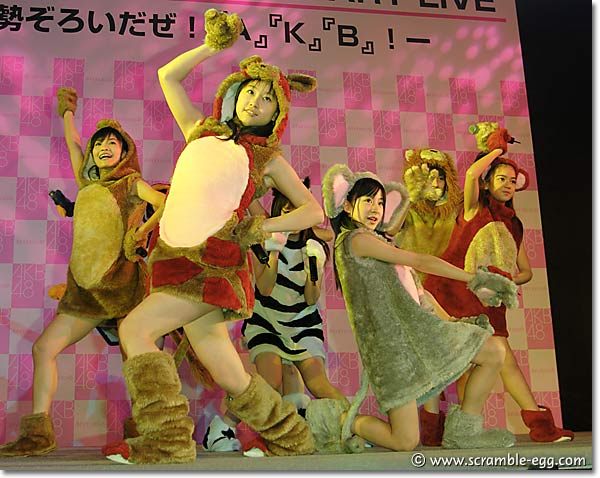 AKB48「雨の動物園」画像