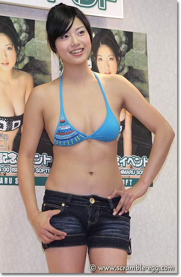 中村優 水着画像2