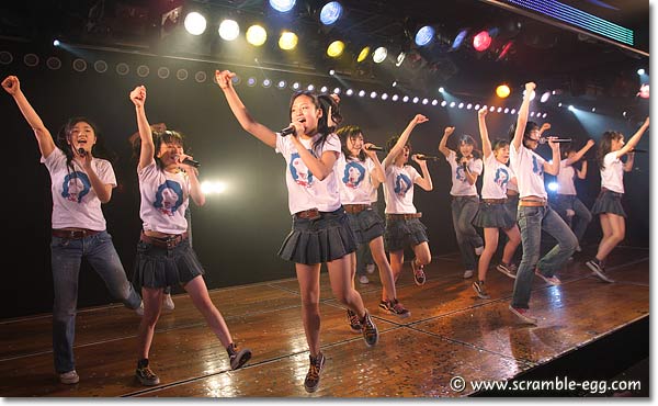 「AKB48」ステージ写真