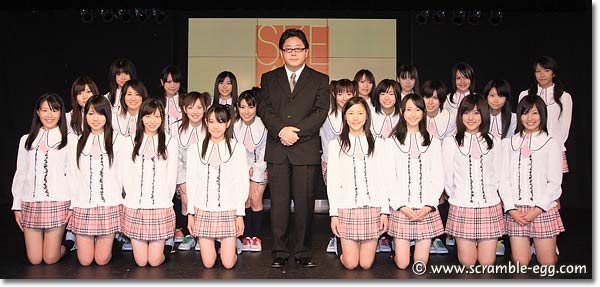 SKE48集合写真（秋元康総合プロデューサーと）