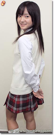 西永彩奈 制服画像5