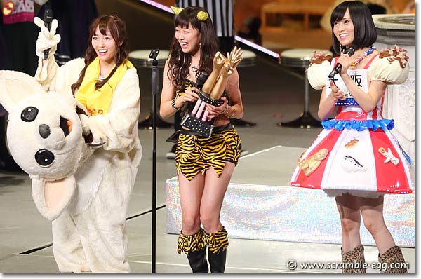 小谷里歩、渡辺美優紀、山本彩