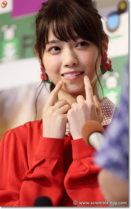 会見中の西野七瀬