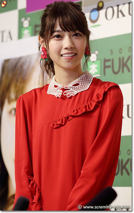 会見中の西野七瀬