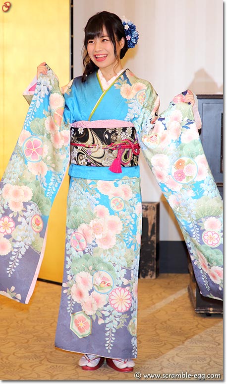 青木詩織 晴れ着写真