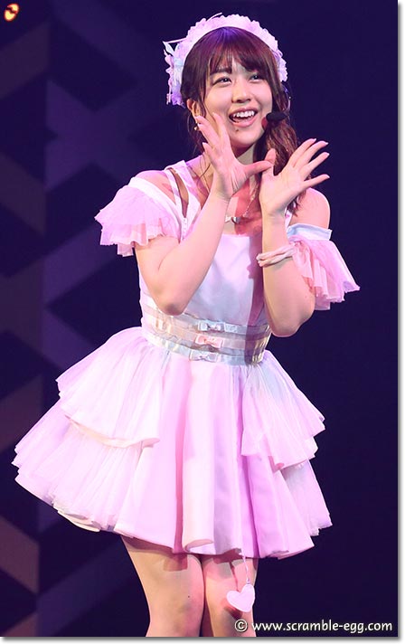 篠崎彩奈 ジッパー