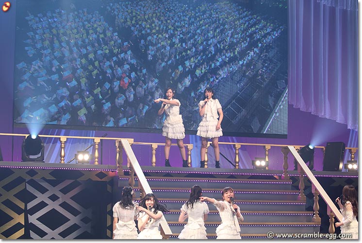 確認しに行く相笠萌と梅田綾乃