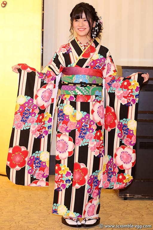 村雲颯香の振り袖写真