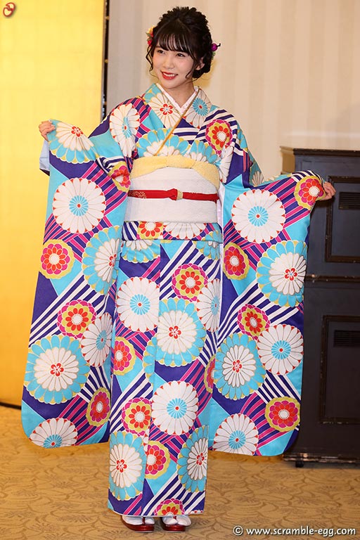 奈良未遥の振り袖写真