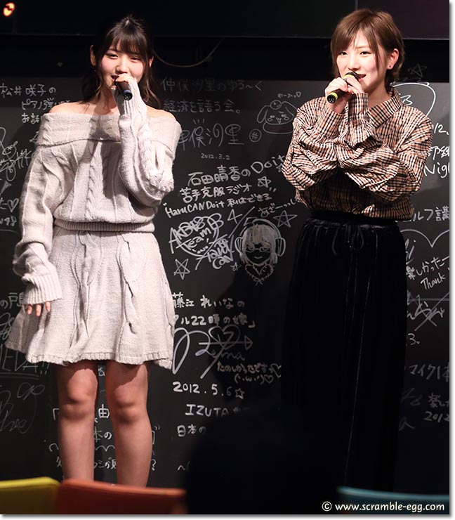 「君と僕の関係」を歌う村山彩希、岡田奈々