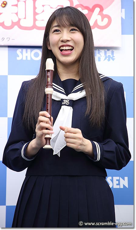 リコーダーをあきらめて歌う牧野真莉愛