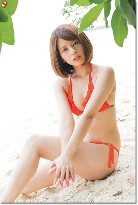 吉崎綾 水着画像1