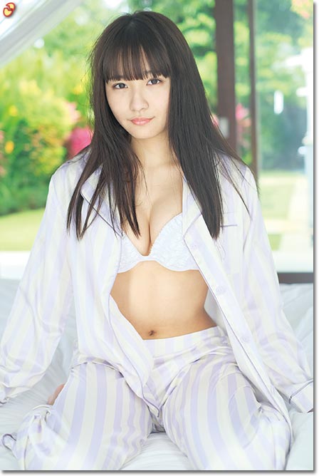浅川梨奈 水着画像