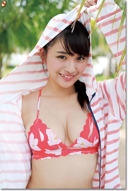 浅川梨奈 水着画像1