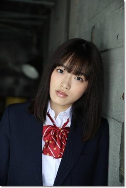 清水綾乃 制服画像