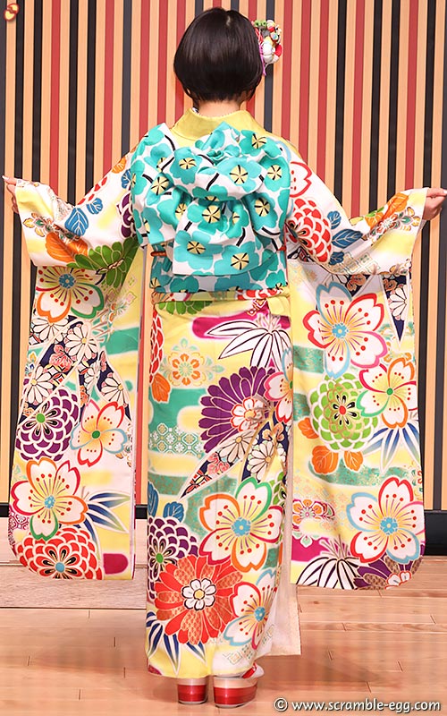 多田京加 後ろ姿