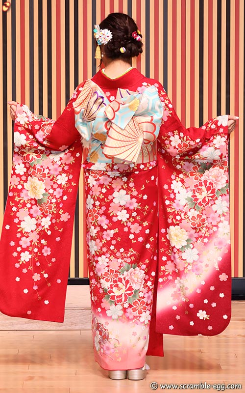 田島芽瑠 後ろ姿