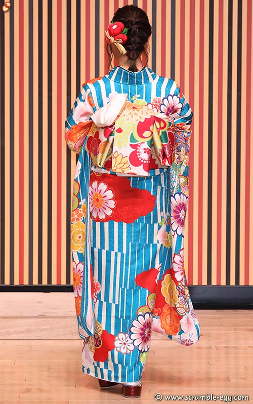 深川舞子 後ろ姿