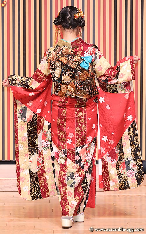 村川緋杏 後ろ姿