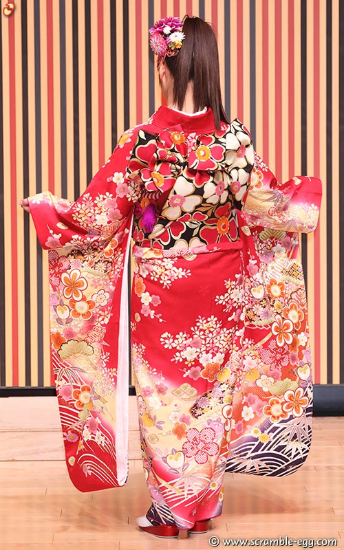 山内祐奈 後ろ姿