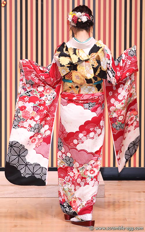 佐藤亜海 後ろ姿