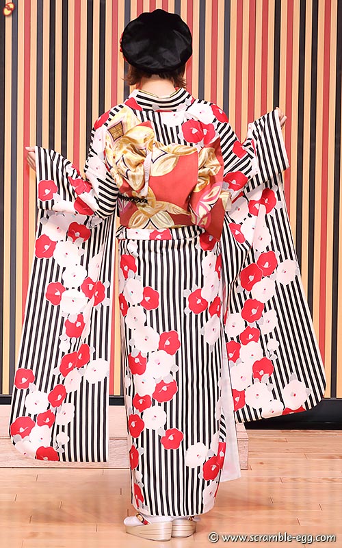 菅原茉椰 後ろ姿